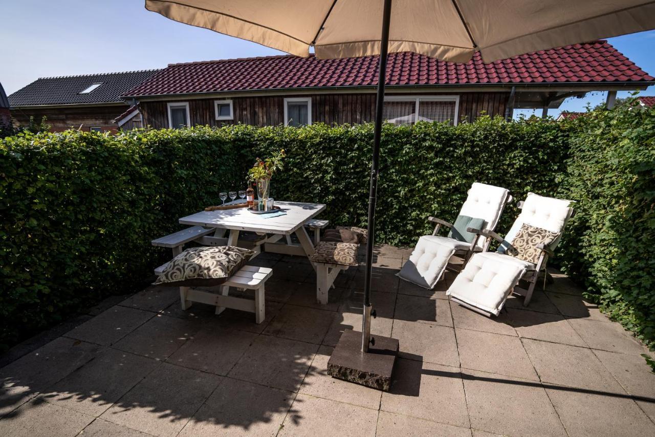 Hotel Recreatiepark Tusken De Marren Akkrum Exterior foto